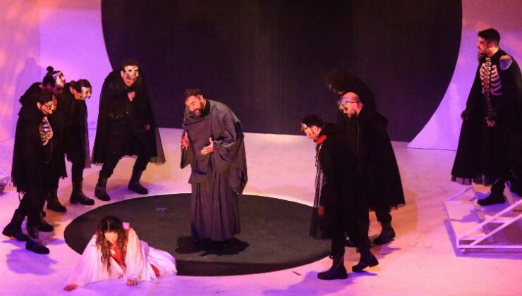 Konyalı tiyatrocular ‘Barsisa’yı Denizli’de sahneledi