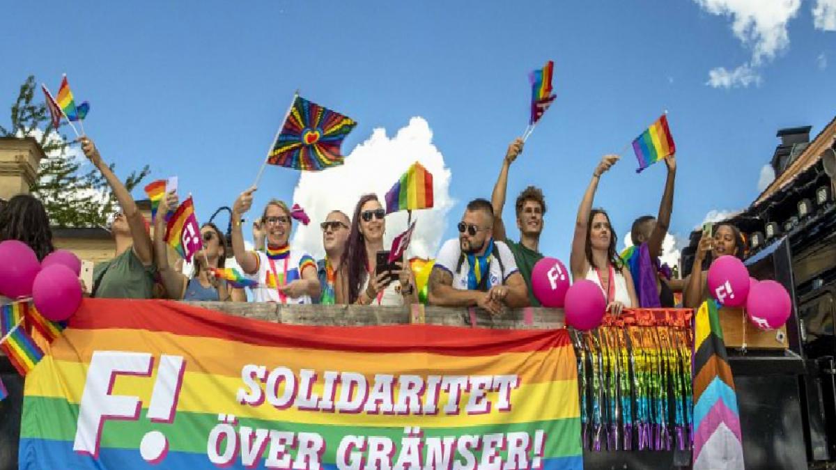 İspanya trans haklarını ilerletirken, İsveç gençler için cinsiyet onaylayan tedavilerde geri adım atıyor