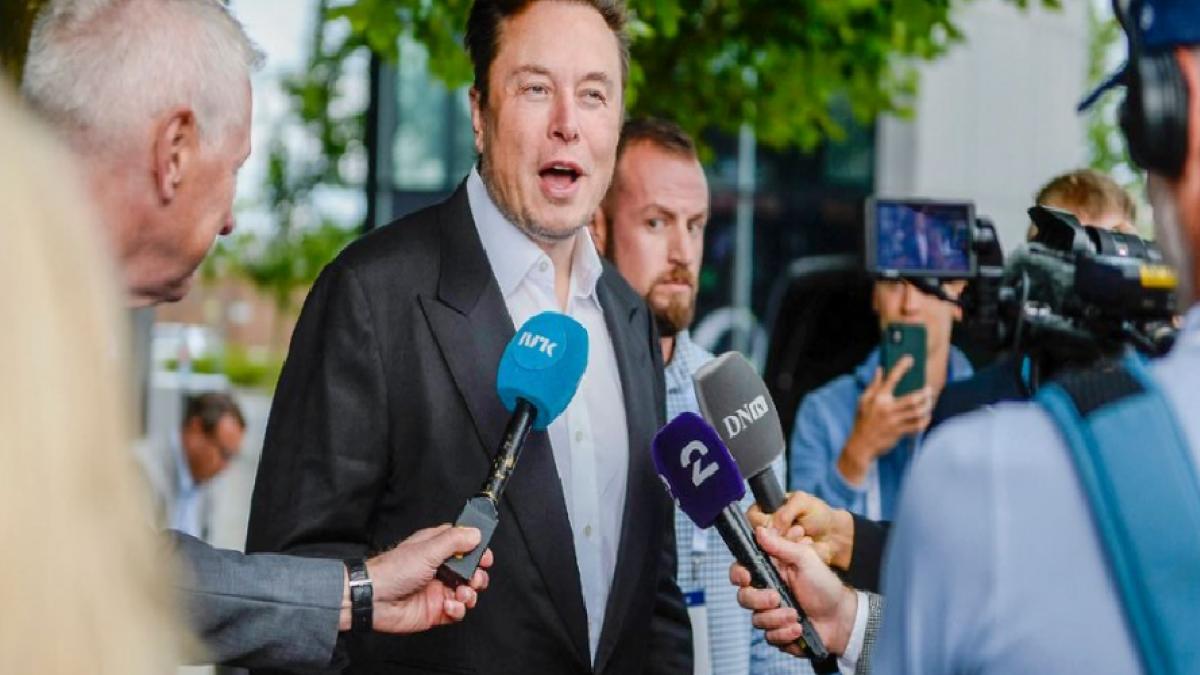 Elon Musk, Sosyal Medya Paylaşımlarının Tesla'nın Hisse Fiyatını Arttırmadığını Söyledi