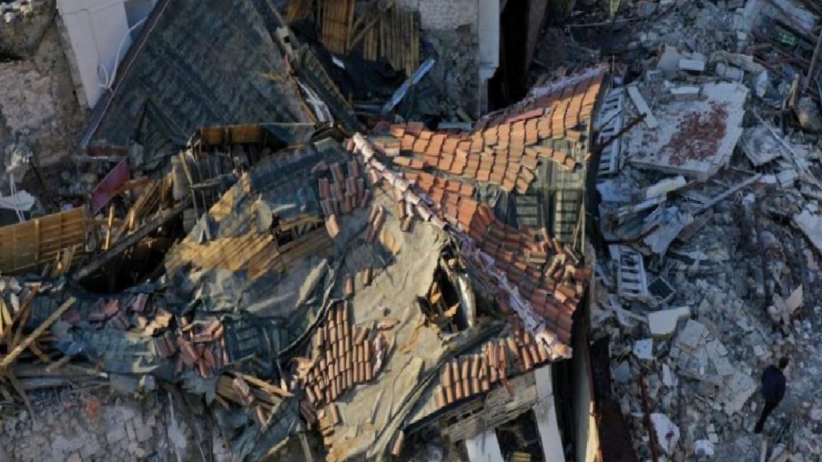 İzleyin: Depremin harap ettiği Antakya'nın drone görüntüleri