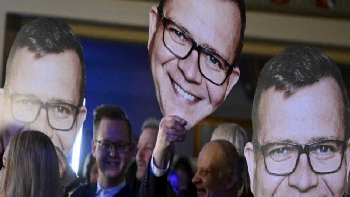 Finlandiya Başbakanı Sıkı Seçimde Devrildi