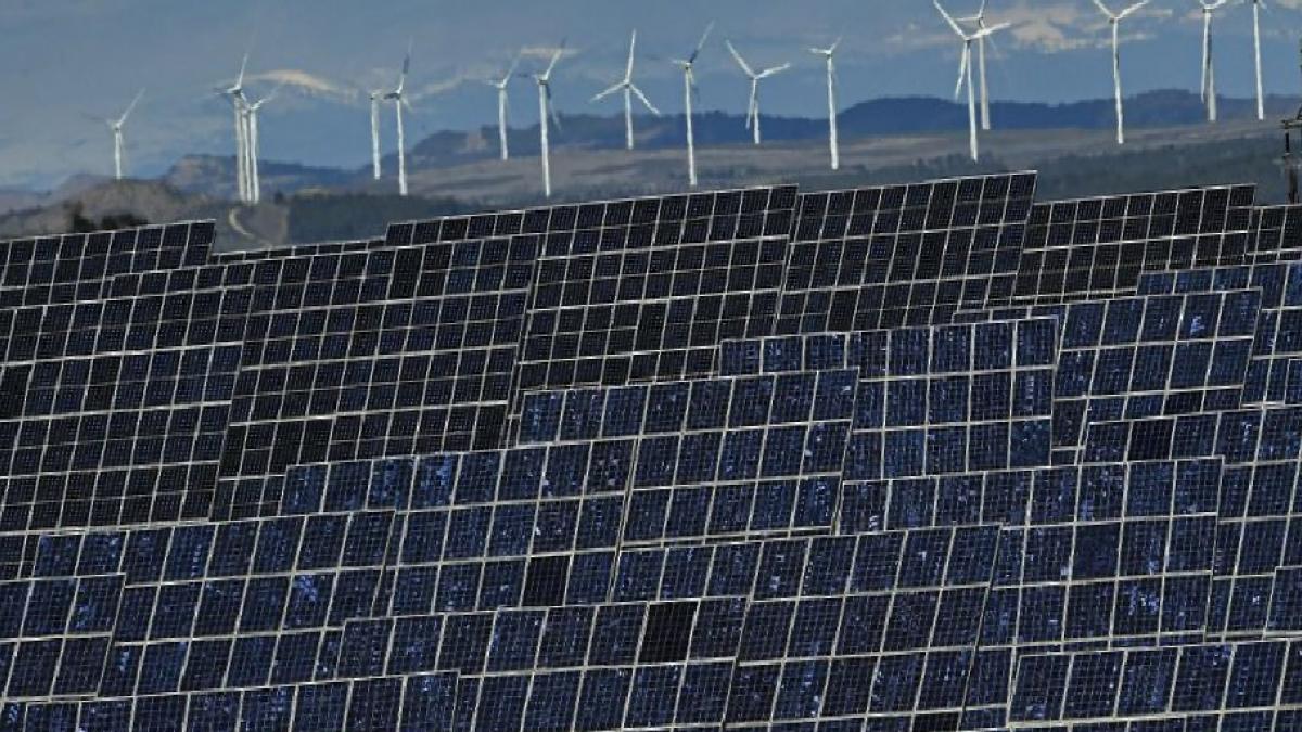 'Avrupa'nın enerji geçişi için iyi bir gün': AB müzakerecileri 2030 yılına kadar yenilenebilir enerji kaynaklarını ikiye katlamak için anlaşmaya vardı
